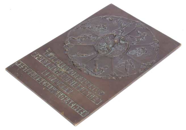Bronze plaque in case Für Hervorragende Sportliche Leistungen Gewidmet Westdeutscher Beobachter