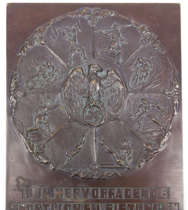 Bronze plaque in case Für Hervorragende Sportliche Leistungen Gewidmet Westdeutscher Beobachter
