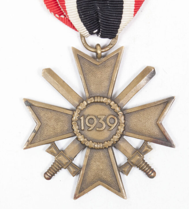 Kriegsverdienstkreuz (KVK) mit Schwerter War Merit Cross with swords MM 89 (Rudolf Richter)