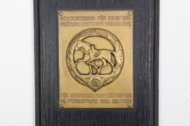 Verdienst Plakette Für hervorragende Leistungen in Pferdepflege & Haltung Reichsverband für Zucht und Prüfung Deutschen Warmbluts (Gold)