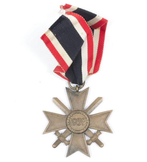 Kriegsverdienstkreuz (KVK) mit Schwerter War Merit Cross with swords MM 18 (Karl Wurster KG)