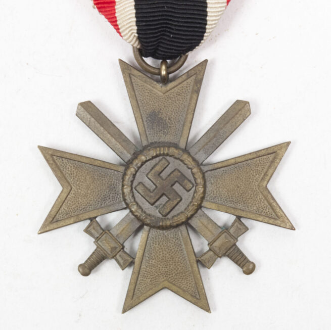 Kriegsverdienstkreuz (KVK) mit Schwerter War Merit Cross with swords