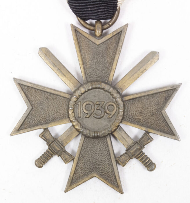 Kriegsverdienstkreuz (KVK) mit Schwerter / War Merit Cross with swords MM “3” (Wilhelm Deumer)