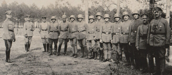 (Pressphoto) WWI German awarding of Iron Crosses First Class