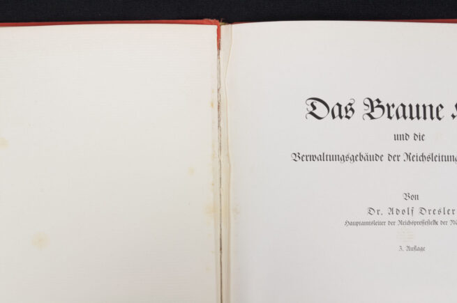 Book-Das-Braunes-Haus-und-die-Verwaltungsgebäude-der-Reichsleitung-der-NSDAP-1939