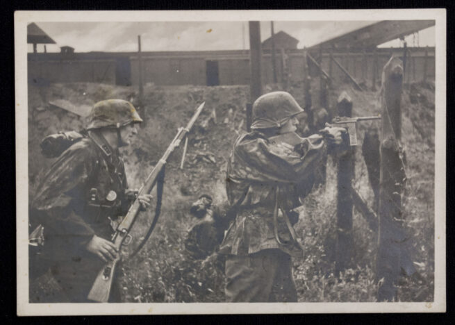 (Postcard) Unsere Waffen-SS Besetzung eines Bahnhofs im Osten