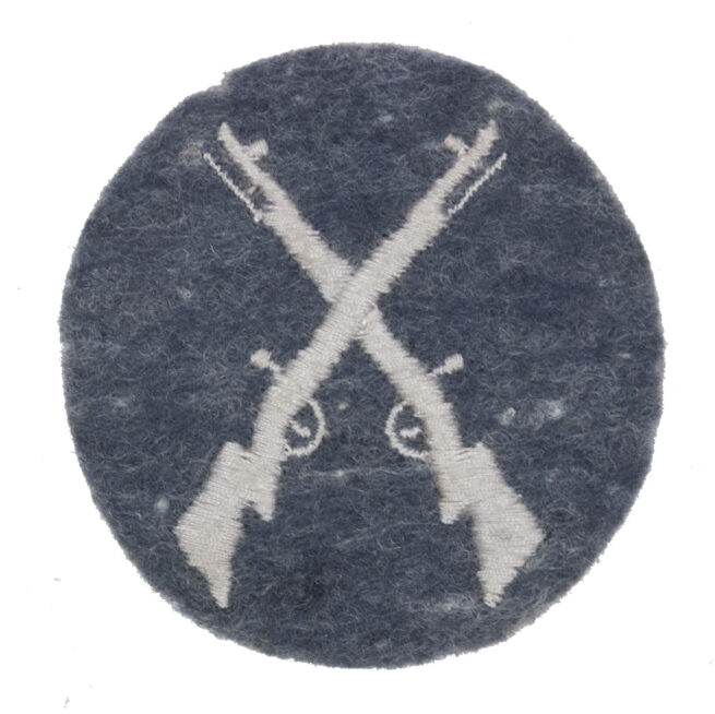 Wehrmacht (Heer) Tätigkeitsabzeichen Waffenpersonal in der Flieger- und Luftnachrichtentruppe badge