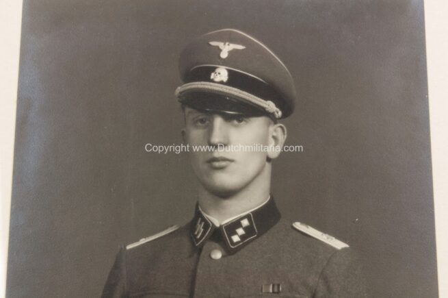 Leibstandarte-SS-“Adolf-Hitler”-LSSAH-large-portrait-photo-of-a-SS-Untersturmführer