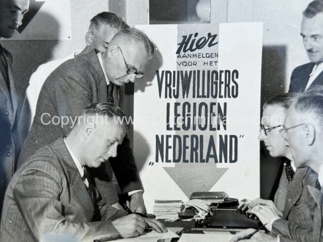(Pressphoto) SS Hier aanmelden voor Het Vrijwilligerslegioen Nederland (1941) - Large size - EXTREMELY RARE!