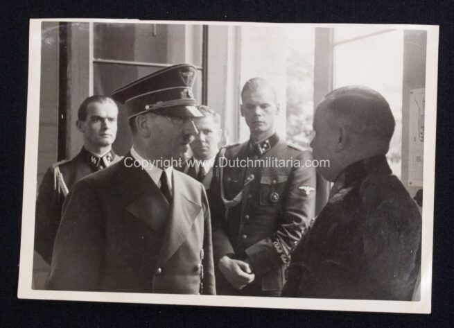 (Photo) Hitler with Leibstandarte Adolf Hitler's Max Wünche (Original Heinrich Hoffmann photo) - Extremely rare