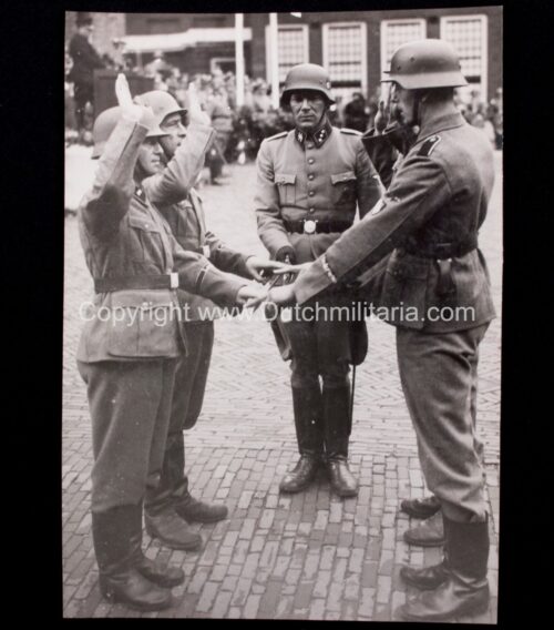 (Pressphoto) SS Vrijwilligers Legioen Nederland - 1st Batallion Swearing of Oath before leaving for the Eastfront (1941) EXTREMELY RARE!