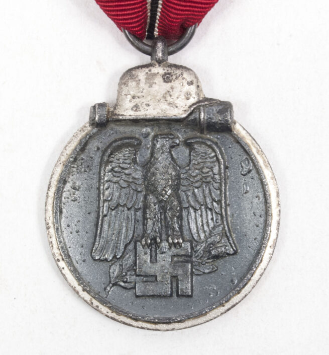 Ostmedaille Winterschlacht im Osten medaille (MM “18 Karl Würster KG Markneukirchen)