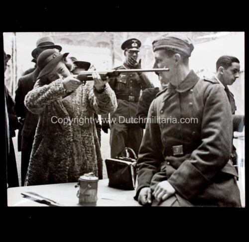 (Photo) Tag der Wehrmacht - Shooting at the fair