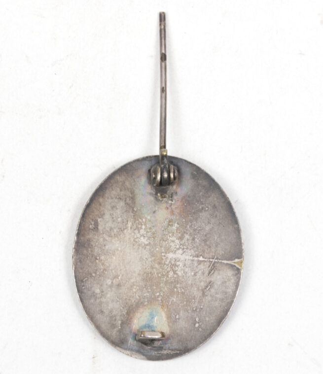 Cased Buntmetal silver woundbadge (verwundetenabzeichen)