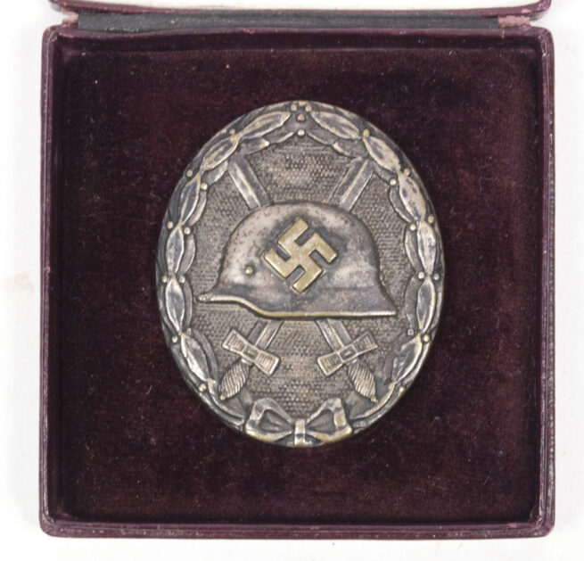 Cased Buntmetal silver woundbadge (verwundetenabzeichen)Cased Buntmetal silver woundbadge (verwundetenabzeichen)