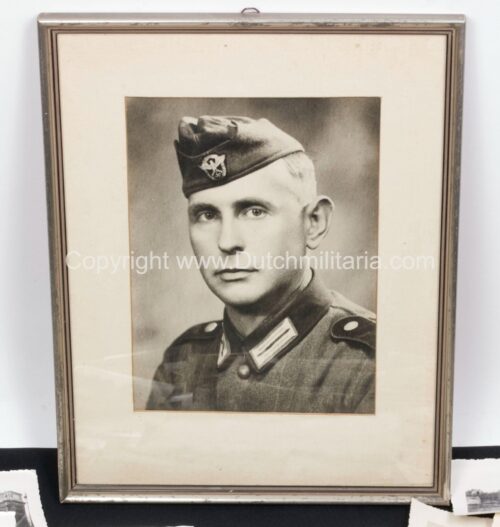 (Grouping) 4.SS-Pol. I.R.3 large portrait, Bescheinigung + 180 photo's + Polizei Mützenabzeichen (1941)