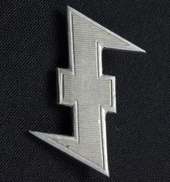 Dutch-SS-Germanic-SS-Visorcap-Wolfsangel-insignia-rare