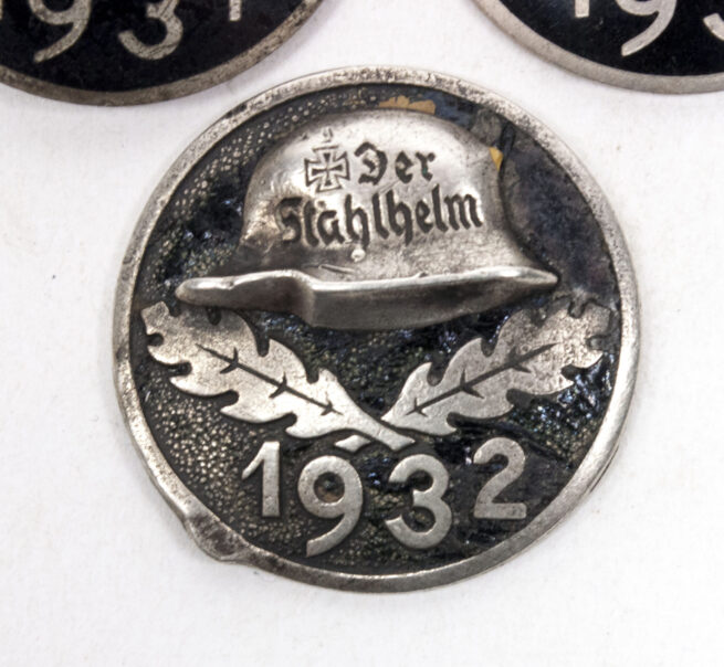 Stahlhelmbund-Diensteintrittabzeichen-Memberbadges-3x-1931-1932-1932