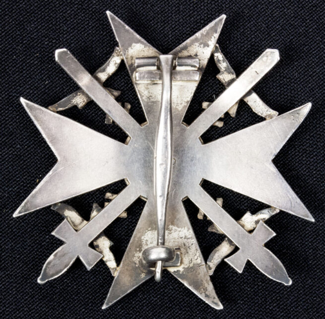 Spanish cross with swords in silver (Marked 900)