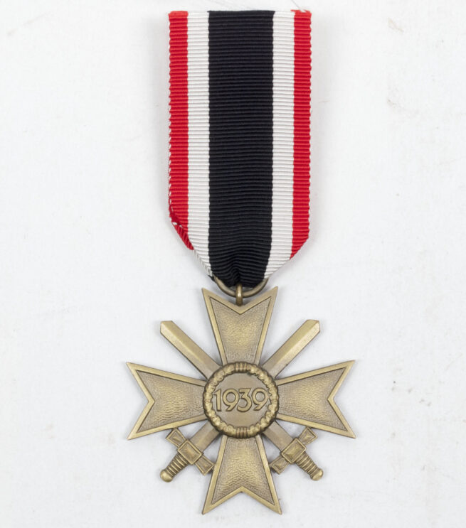Kriegsverdienstkreuz-KVK-mit-Schwerter-War-Merit-Cross-with-swords-MM-10-Foerster-Barth-