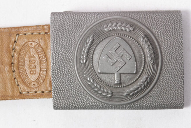 Reichsarbeitsdienst (RAD) buckle + tab (Maker Gustav Brehmer Markneukirchen 1938) - MINT