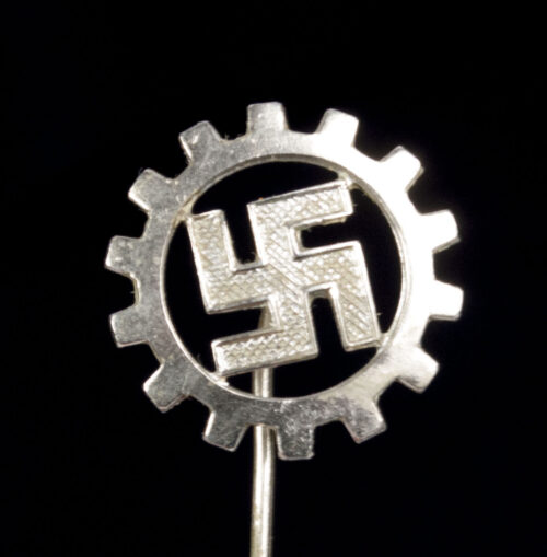 Deutsche Arbeitsfront (DAF) member badge (RZM)