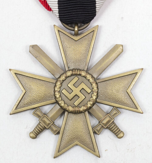 Kriegsverdienstkreuz-KVK-mit-Schwerter-War-Merit-Cross-with-swords-MM-10-Foerster-Barth-