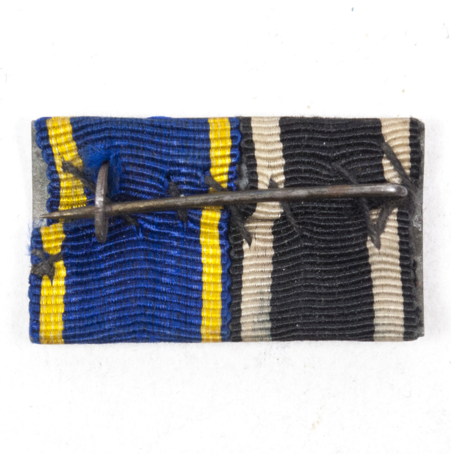 WWI Braunschweig ddouble ribbon with EK2 + Braunschweig Kriegsverdienstkreuz