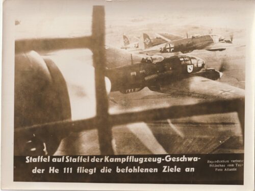 (Pressphoto) Staffel auf Staffel der Kampfflugzeug-Geschader He 111 fliegt die befohlenen Ziele an (24x18 cm)