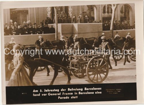 (Pressphoto) Am 3. Jahrestag der Befreiung Barcelonas fand vor General Franco in barcelone eine Parade statt (24x18cm)