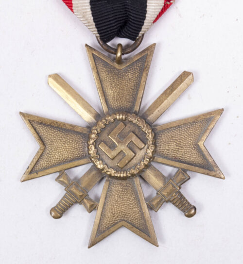 Kriegsverdienstkreuz (KVK) mit Schwerter War Merit Cross with swords