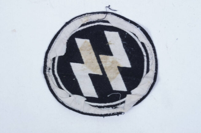 Waffen-SS sport shirt insignia
