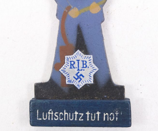 Reichluftschutzbund (RLB) Luftschutz tut Not badge
