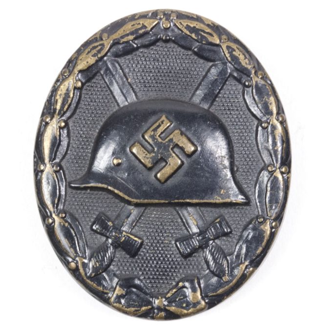 Wound Badge in Black Verwundetenabzeichen Schwarz (VWA) MM 118 (maker August Menz & Sohn)
