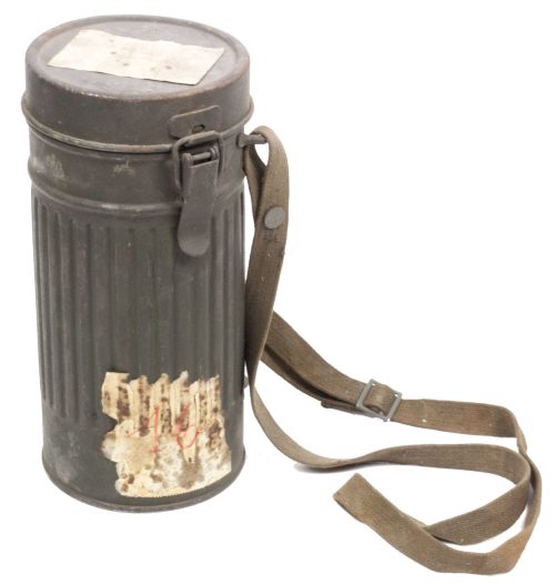 Luftschutz gasmask + canister (Named)