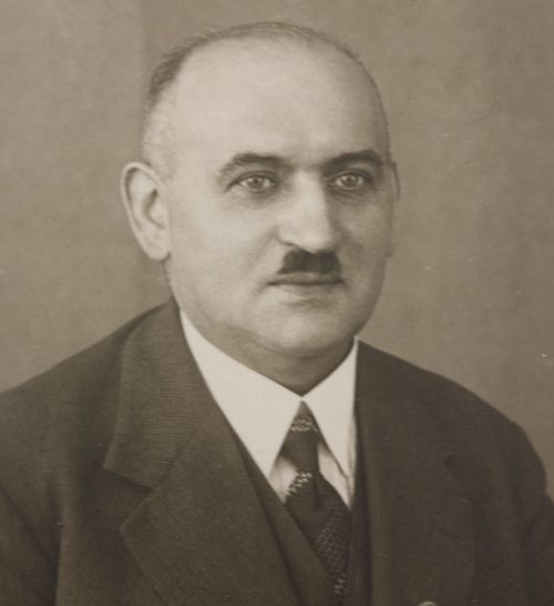 (Photo) NSDAP ParteiabzeichenPartybadge in wear