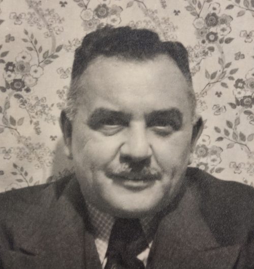 (Photo) NSDAP ParteiabzeichenPartybadge in wear