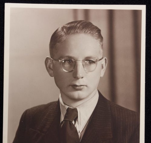 (Photo) NSDAP ParteiabzeichenPartybadge in wear