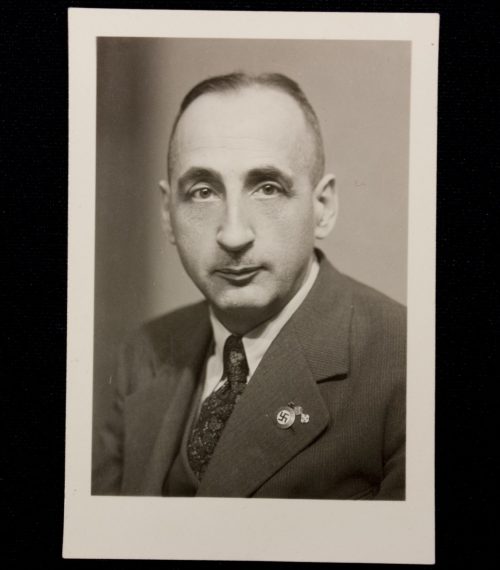 (Photo) NSDAP ParteiabzeichenPartybadge in wear (and miniature medals)