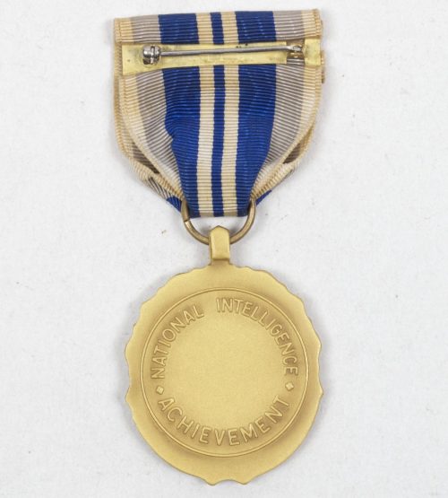 (USA) National Intelligence Achievement medal