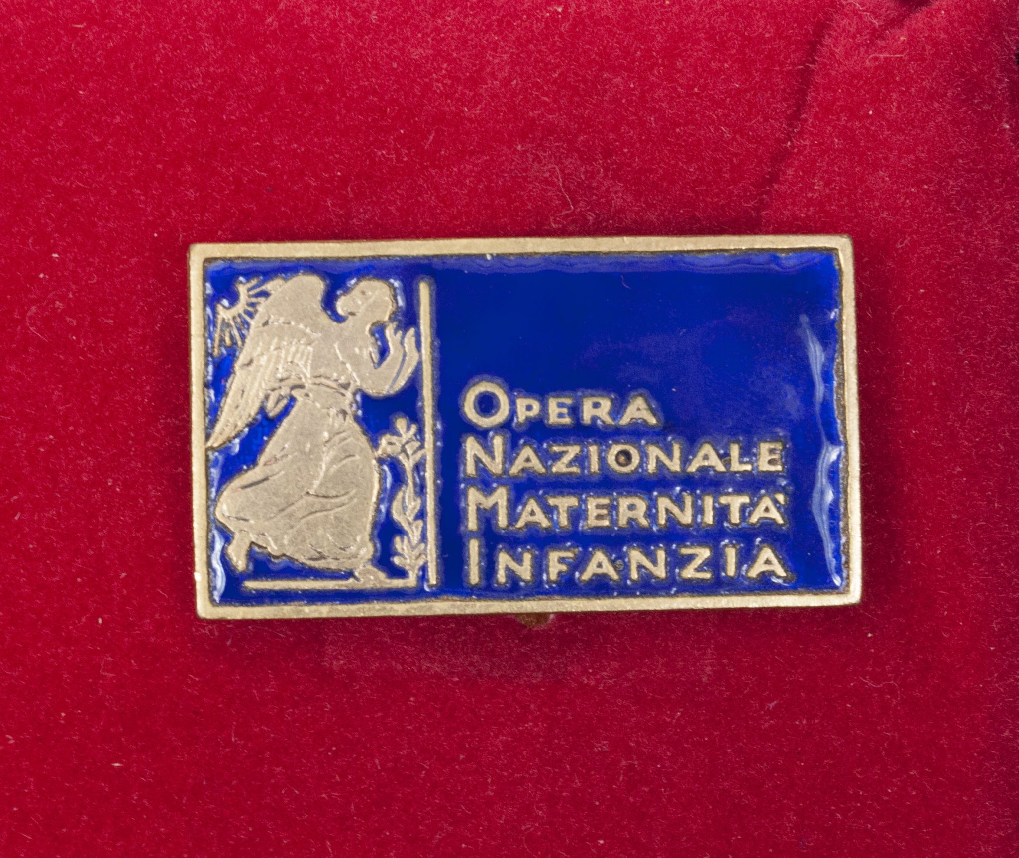 (Italy) WWII cased familie grouping Unione Fascista Famiglie Numerosa (Italian Motherscross)