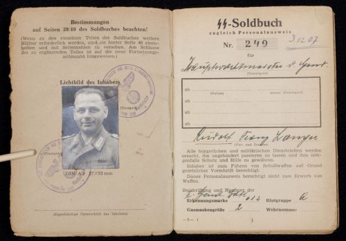 SS-Soldbuch Hauptwachtmeister Lange (1944)