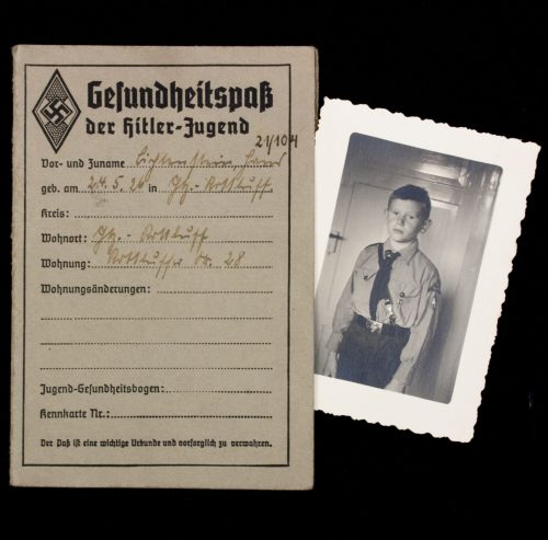 Hitlerjugend (HJ) Gesundheitspass der Hitler-Jugend + photo
