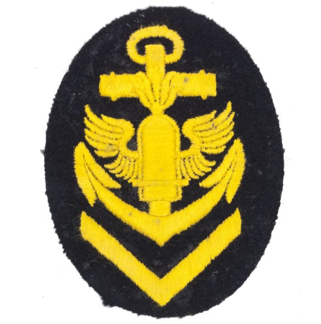 Kriegsmarine (KM) Senior Coastal Artillery sleeve insignia