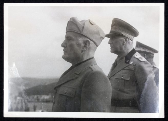 (Photo) Der Duce nach besichtigt italienische Divsion (18x13,5 cm)