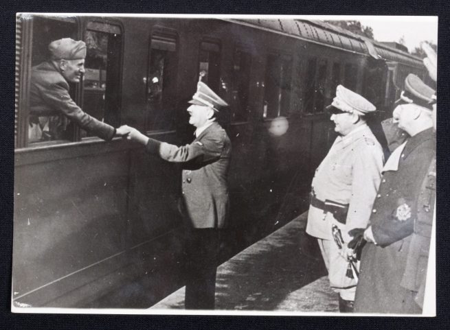 (Photo) Der Führer und der Duce nach missglückten Attentat (18x13,5 cm)