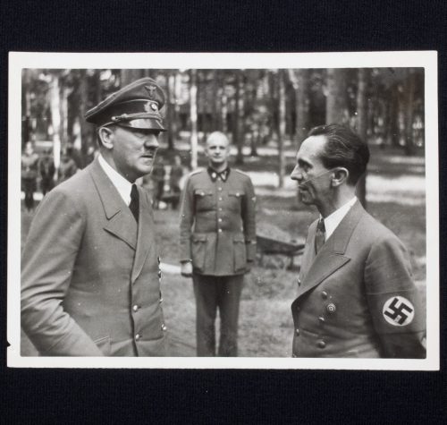 (Pressphoto) Der Führer Adolf Hitler + Reichsminister Dr. Goebbels (Hoffmann photo) (18x13,5 cm)