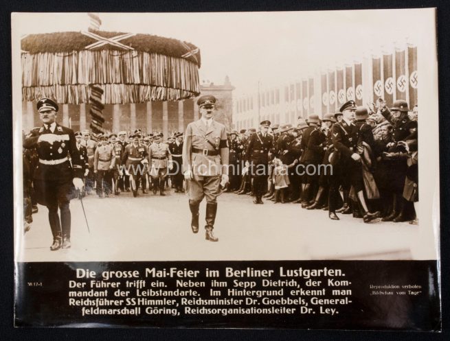 (Pressphoto) SS - Hitler + Sepp Dietrich Die grosse Mai-Feier im Nerliner Lustgarten (24x18cm)