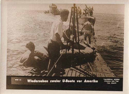 (Pressphoto) Wiedersehen zweier U-Boote vor Amerika (24x18cm)