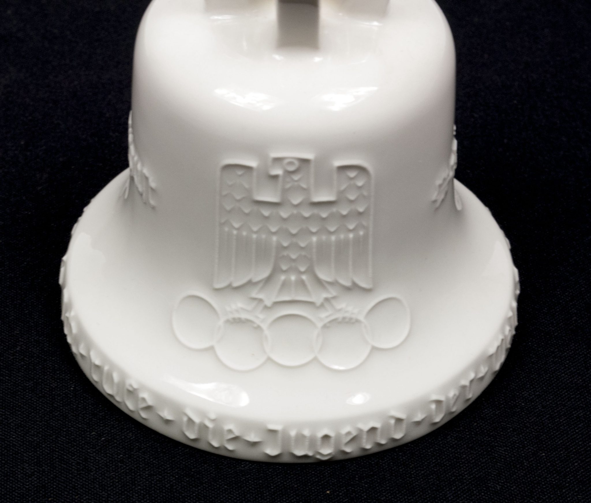KPM Berlin Porcelain Olympic Games 1936 bell + wooden base - Image 12